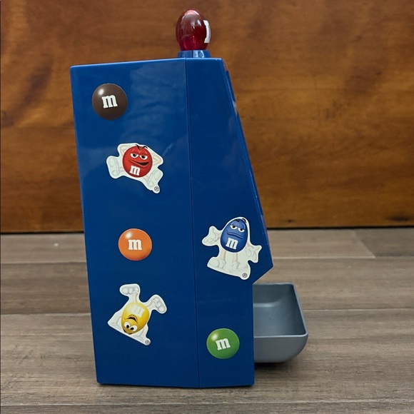 M & M vintage candy dispenser. - Picture 3 of 5